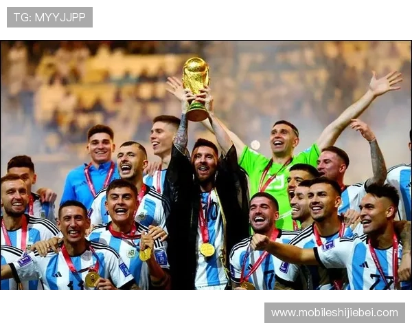 卡塔尔世界杯：足球迷必看的比赛亮点与精彩瞬间回顾