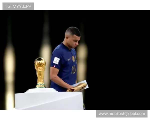 卡塔尔世界杯金靴奖获得者的成长故事与职业生涯中的重要转折点